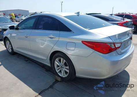2013 Hyundai Sonata Gls z USA, uszkodzony, nr VIN 5NPEB4AC0DH717359